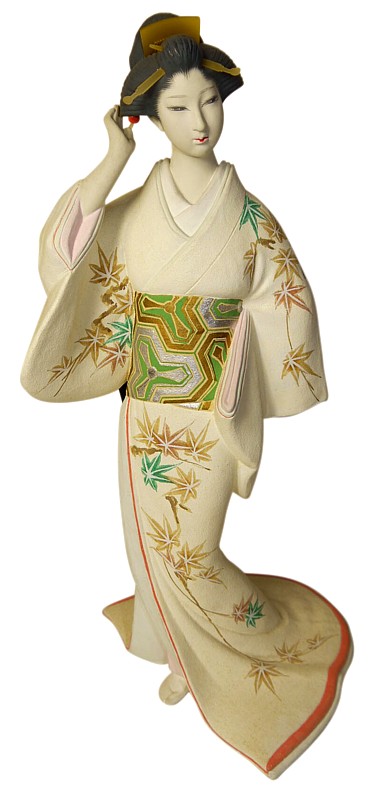 японка в кимоно с узором из осенних лестьев, японская статуэтка мастерских Хаката