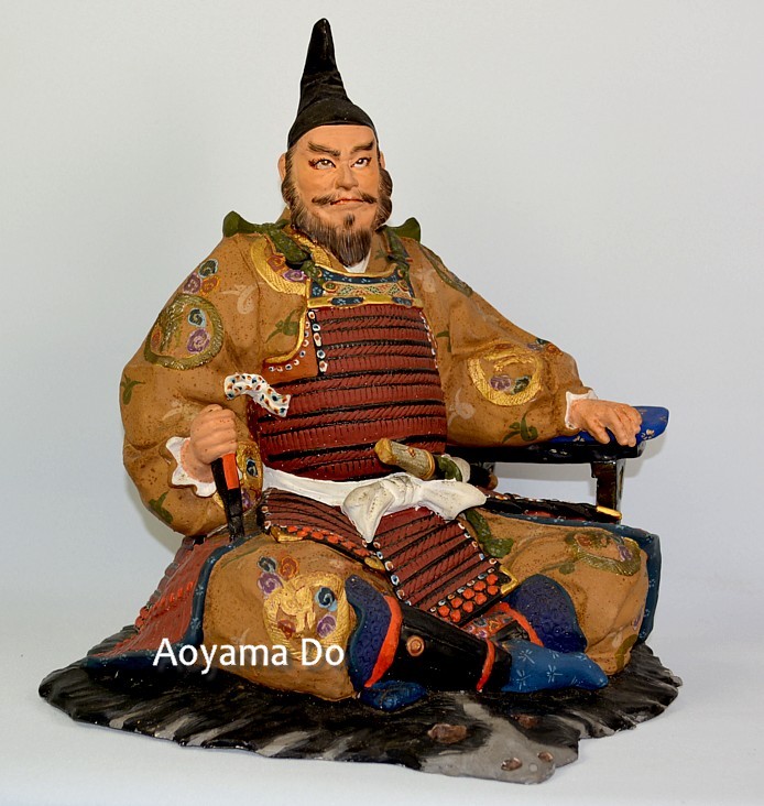 фигура военачальника с боевым веером в руке, керамика, роспись, 1950-е гг., Япония