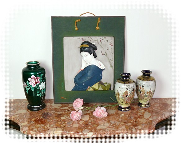японская картина барельеф и фарфоровые вазы