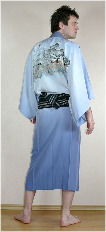 японский традиционный пояс оби для кимоно и юкаты с завязанным узлом