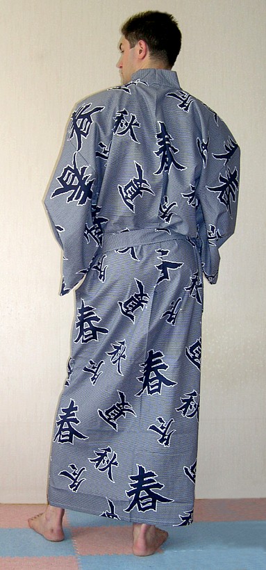 японская традиционная юката - кимоно из хлопка