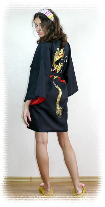 женский халатик кимоно с вышивкой Золотой Дракон