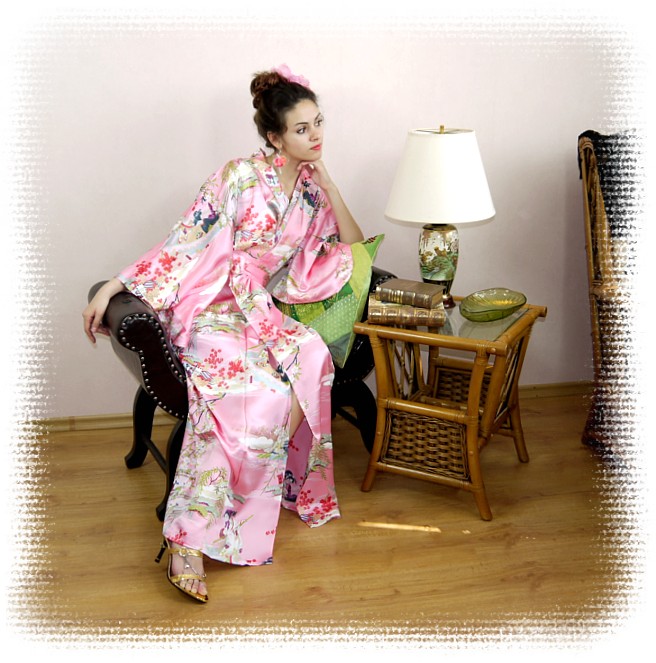 кимоно из шелка - стильная одежда для дома