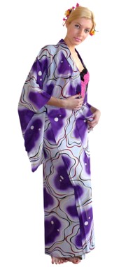 японское традиционное шелковое женсское кимоно