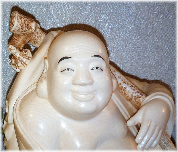 Хотэй, японская статуэтка окимоно из слоновой кости
