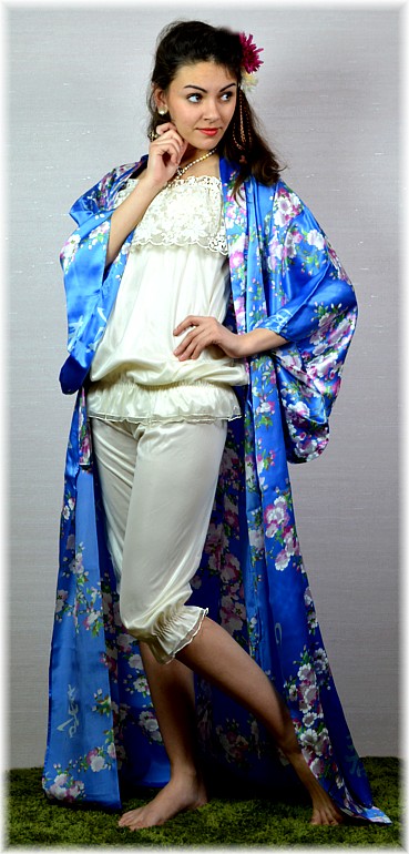японское кимоно из шелка, сделано в Японии